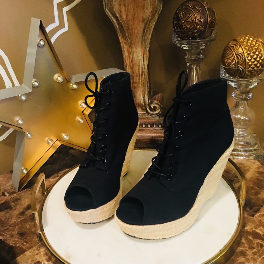 ASOS Moccasin Ankle Boots Wedge Heel Size 7 Laced